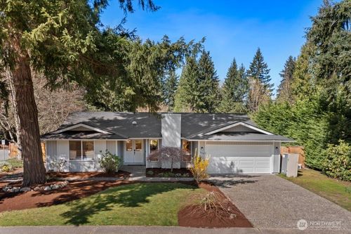 16404 Ne 110th St, Redmond, WA, 98052-2704 | Card Image