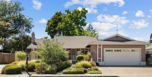 535 Murdell Ln, Livermore, CA, 94550-3913 | Card Image
