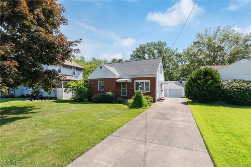 3017 Hudson Drive, Cuyahoga Falls, OH, 44221 | Card Image