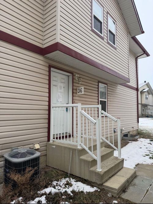 36-100 St Laurent Way, Fort Mcmurray, AB, T9K2R4 | Card Image