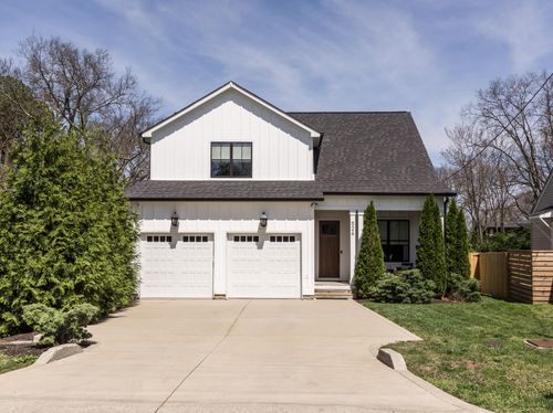 526 Radnor St, Nashville, TN, 37211-2333 | Card Image