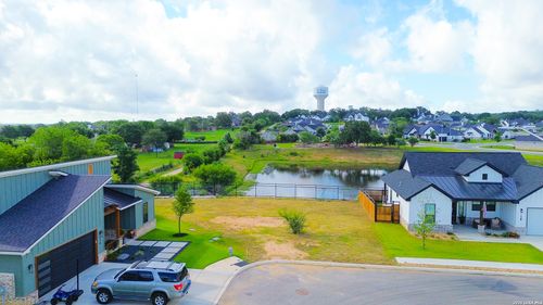 132 Woodbridge Ct, La Vernia, TX, 78121-0199 | Card Image