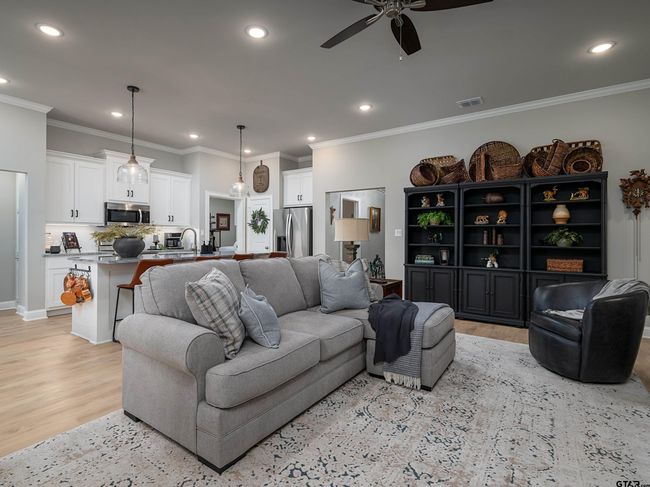 401 Meadows Ct, House other with 4 bedrooms, 3 bathrooms and null parking in Chandler TX | Image 8