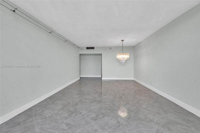 APT-624 - 90 Edgewater Dr, Condo with 2 bedrooms, 3 bathrooms and null parking in Coral Gables FL | Image 11