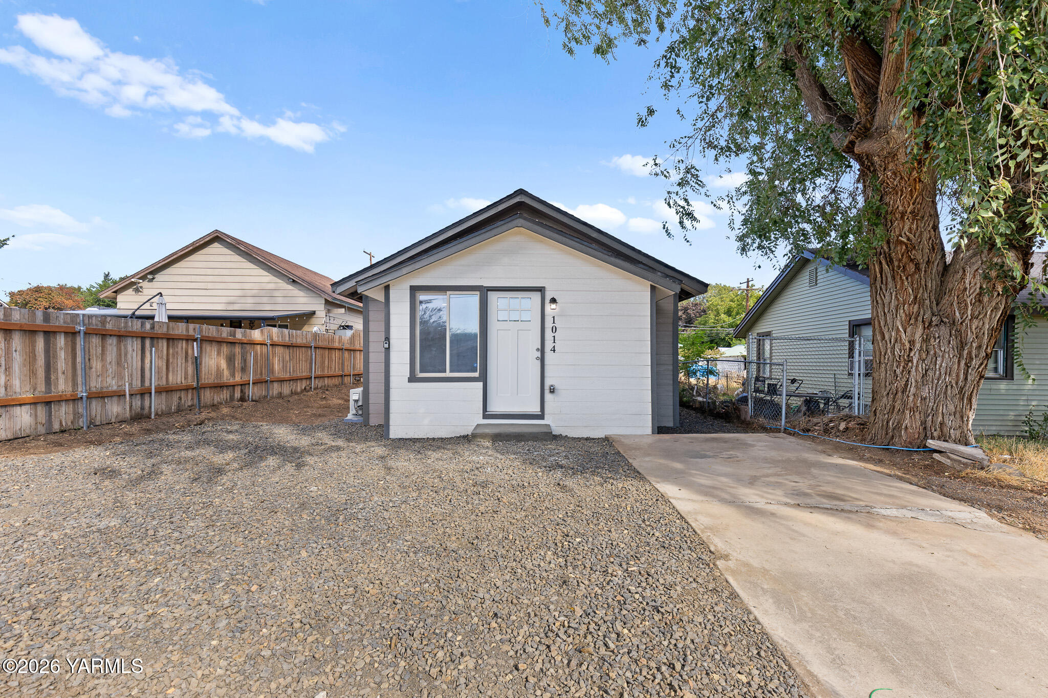 1014 Canal Ave, Pending in Tieton - eXp Realty