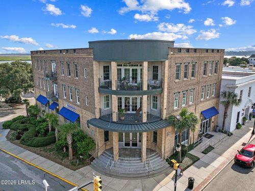301-700 Bay St, Beaufort, SC, 29902-4753 | Card Image