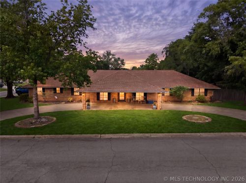 1613 Colonial Cir, Sallisaw, OK, 74955-5239 | Card Image