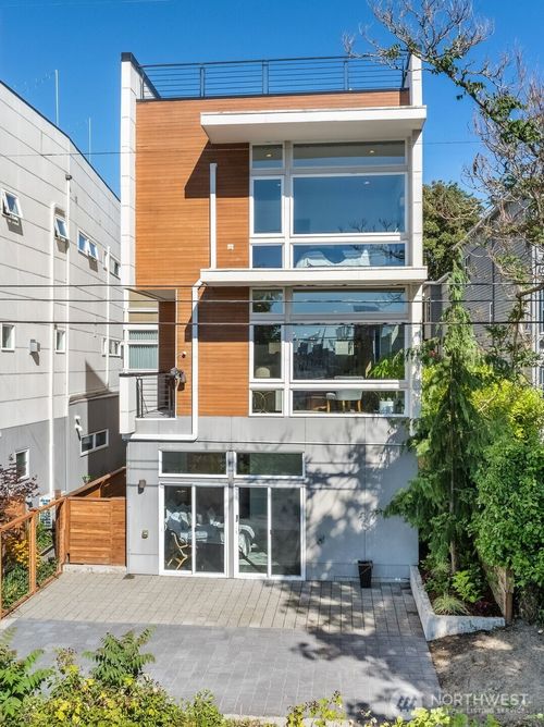 1121 16th Ave, Seattle, WA, 98122-4533 | Card Image