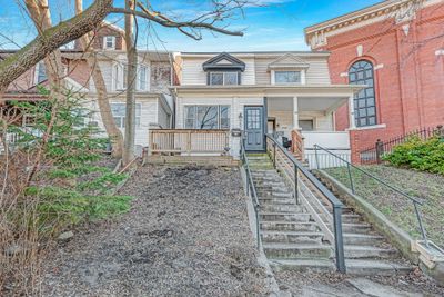 883 Gerrard St E, Home with 1 bedrooms, 2 bathrooms and null parking in Toronto ON | Image 1