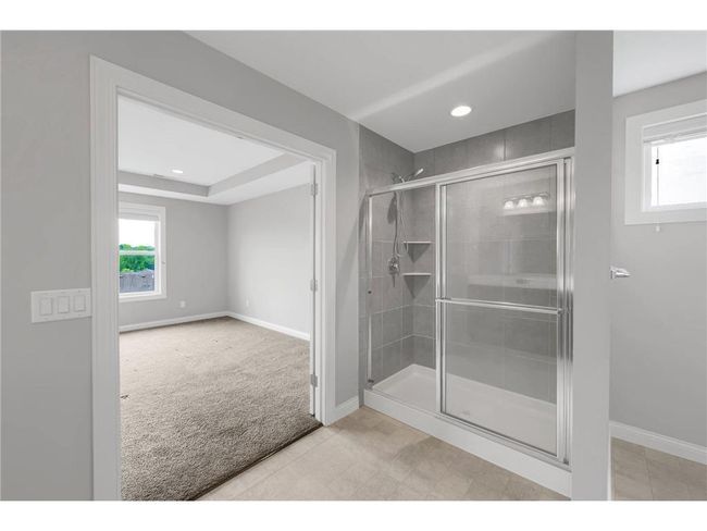 Walk-in Shower | Image 30