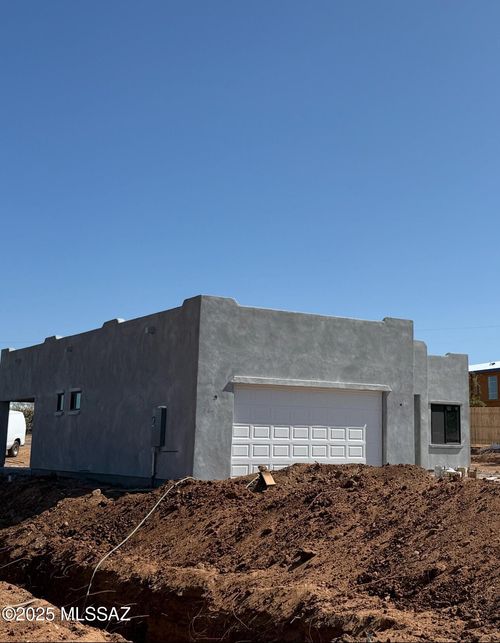 15789 N Twin Lakes Dr, Tucson, AZ, 85739-8919 | Card Image