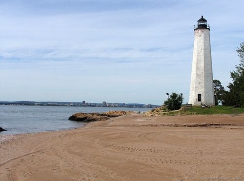 475 Lighthouse Rd, New Haven, CT, 06512-4015 | Card Image