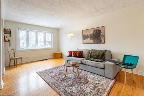 69 Lowrey Ave N, Cambridge, ON, N1R5A4 | Card Image