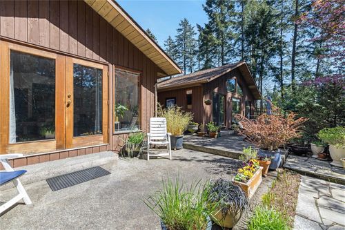 112 Cairns Pl, Salt Spring Island, BC, V8K0A6 | Card Image