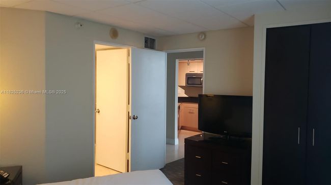 1411 - 2670 E Sunrise Blvd, Condo with 1 bedrooms, 1 bathrooms and null parking in Fort Lauderdale FL | Image 13