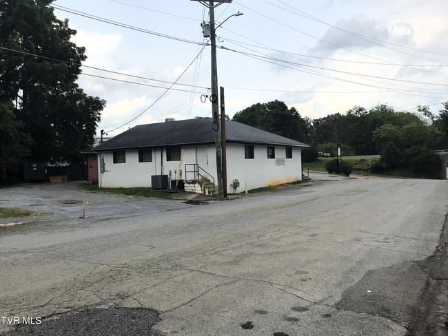 102 E Hardin St, Home with 0 bedrooms, 0 bathrooms and null parking in Greeneville TN | Image 6