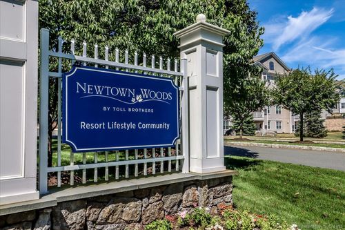 603-603 Brookside Ct, Newtown, CT, 06470-1278 | Card Image