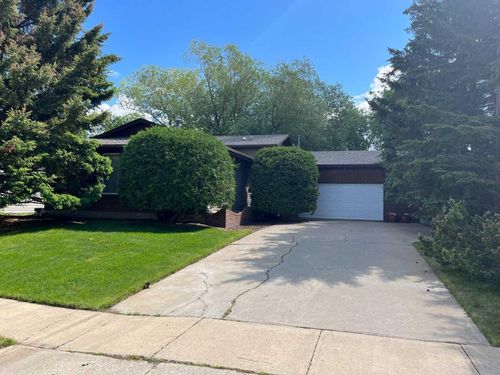 3205 58 Ave, Lloydminster, AB, T9V1X5 | Card Image