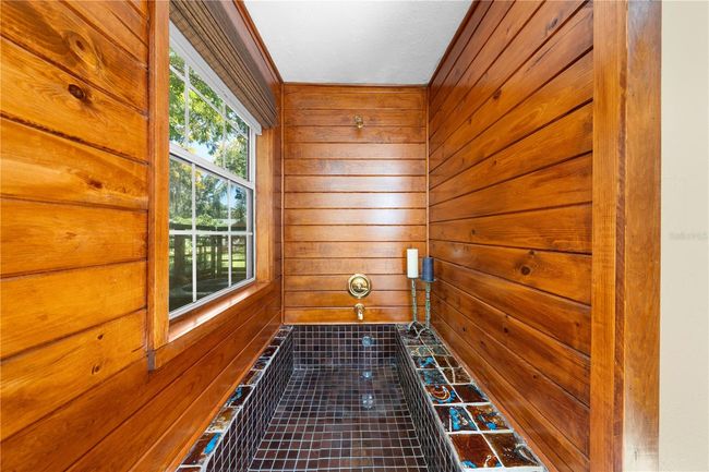 Main Home - Bathroom 3 Tub and Shower | Image 29