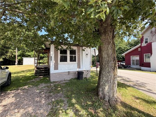 245 & 249 Henderson Street, Barnesville, OH, 43713 | Card Image
