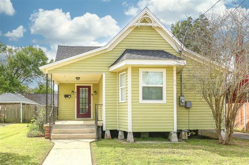 418 Burnett St, Lake Charles, LA, 70601-6037 | Card Image