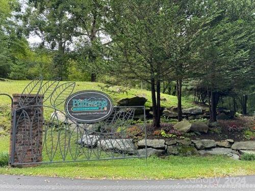 10-000 Gateway Drive, Hendersonville, NC, 28739 | Card Image
