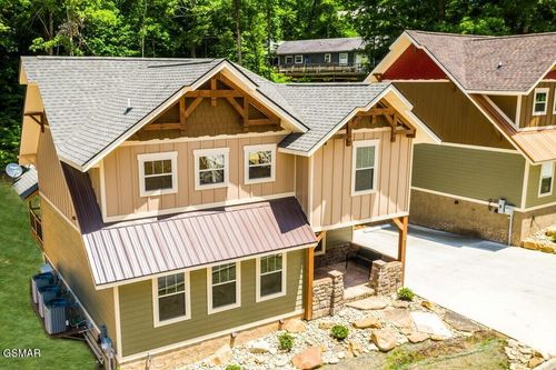 1132 Anastasia Way, Gatlinburg, TN, 37738-2024 | Card Image