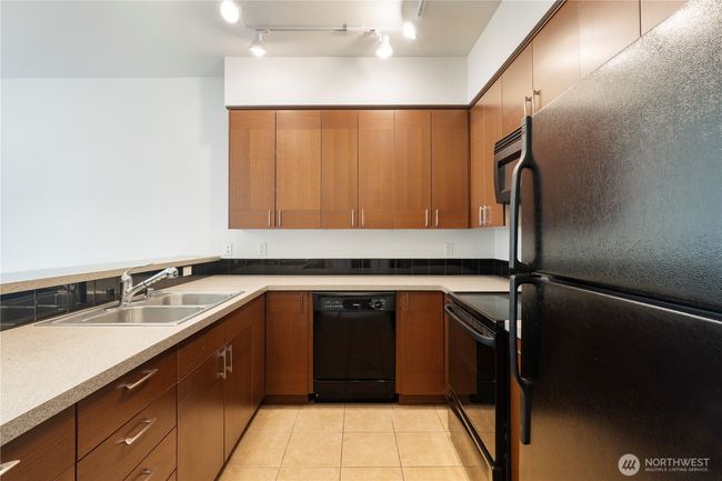 APT-307 - 910 Gladstone St, Condo with 3 bedrooms, 2 bathrooms and null parking in Bellingham WA | Image 9