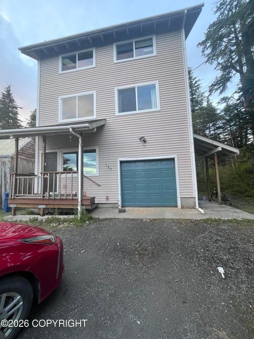 125 Kings Row, Petersburg, AK, 99833 | Card Image