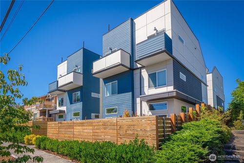 738 N 92nd St, Seattle, WA, 98103-3463 | Card Image