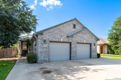 225 Anne Louise Dr, New Braunfels, TX, 78130-3493 | Card Image