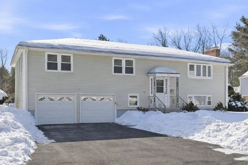 11 Bellwood Way, Framingham, MA, 01701-2818 | Card Image