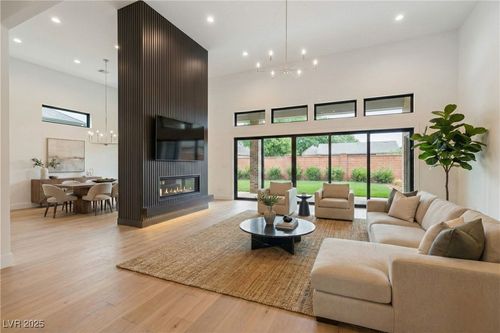 8835 S Monte Cristo Way, Las Vegas, NV, 89113-5547 | Card Image