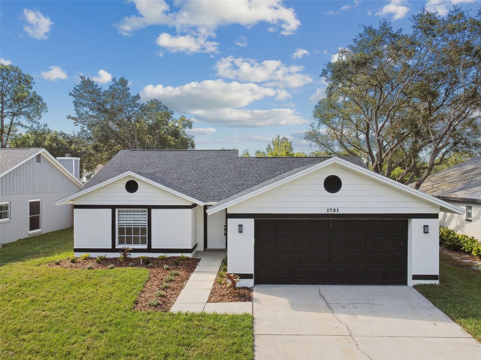 Weaver Dr, Lutz, FL 33559