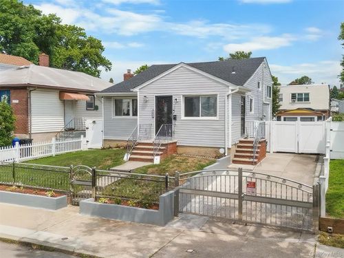 7 123rd St, College Point, NY, 11356-1147 | Card Image