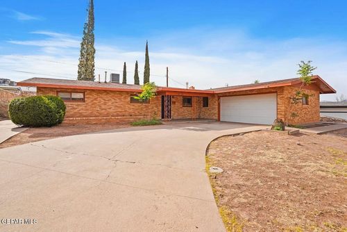 4208 Hampshire Ln, El Paso, TX, 79902-1332 | Card Image