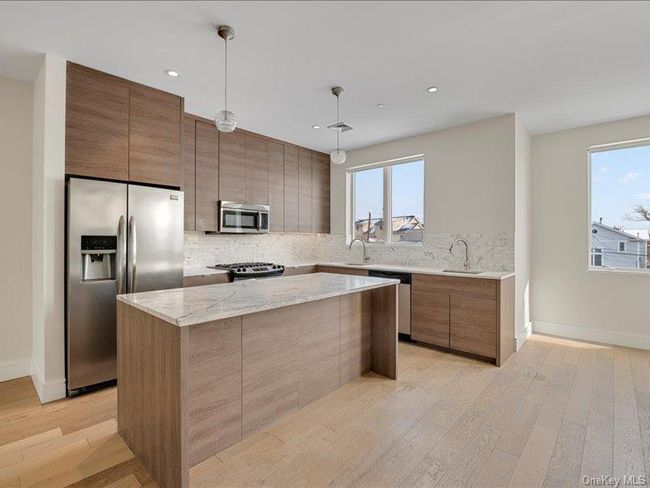 156 Beach 5 Th St, Home with 0 bedrooms, 1 bathrooms and null parking in Far Rockaway NY | Image 30