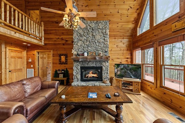 1036 Laurel Creek Trl, Home with 3 bedrooms, 4 bathrooms and null parking in Cherry Log GA | Image 13
