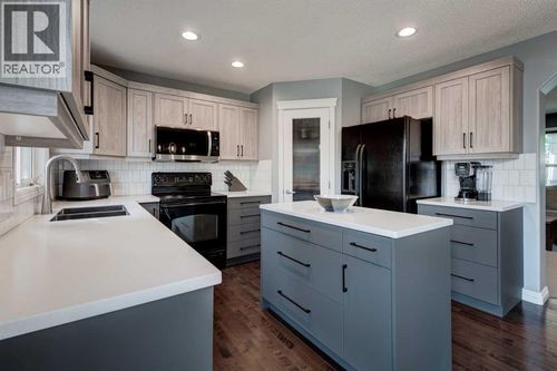 395 Prestwick Close Se, Calgary, AB, T2Z4Y5 | Card Image