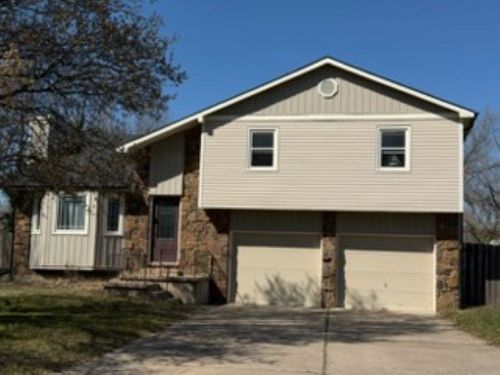 339 N Parkdale Ct, Wichita, KS, 67212-5909 | Card Image