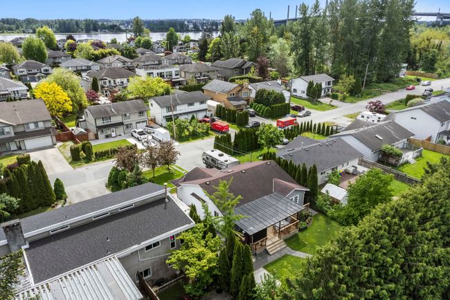 20147 Hampton St, House other with 3 bedrooms, 2 bathrooms and 5 parking in Maple Ridge BC | Image 30