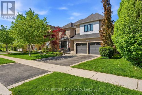 2471 Castlebrook Rd, Oakville, ON, L6M5B4 | Card Image