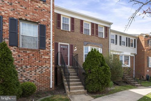 941 Sherwood Ct, STERLING, VA, 20164-4811 | Card Image