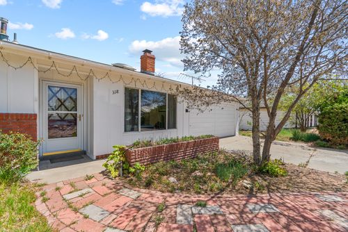 318 Mimbres Dr, White Rock, NM, 87547-3717 | Card Image