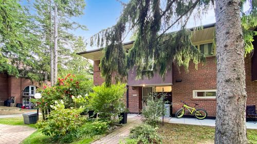 76-6 Esterbrooke Ave, North York, ON, M2J2C2 | Card Image