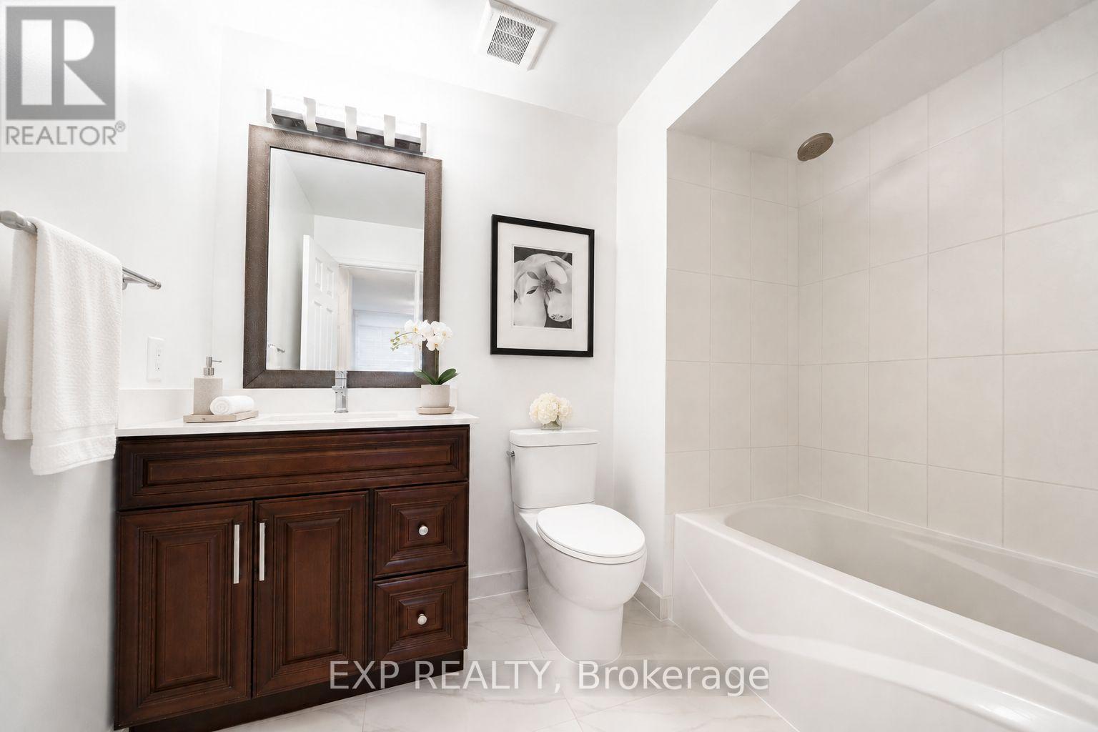 Residential in Richmond Hill (Langstaff) 4