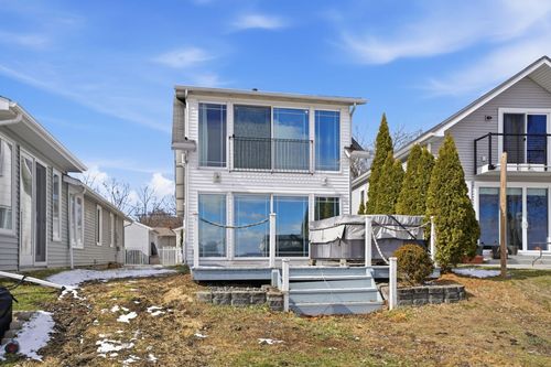 8929 Waruf Ave, Portage, MI, 49002-6549 | Card Image