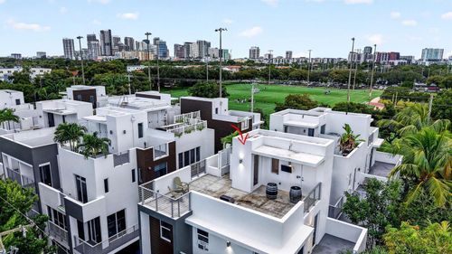 103-714 Ne 14th Avenue, Fort Lauderdale, FL, 33304 | Card Image