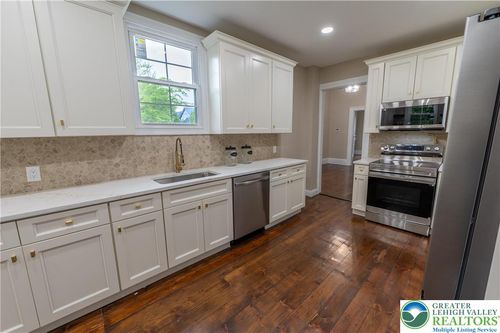 667 Ferry St, EASTON, PA, 18042-4423 | Card Image