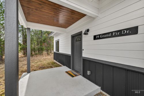29 Grand Fir, Donnelly, ID, 83615-4710 | Card Image